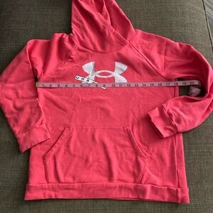 Under Armour  SIZE YL